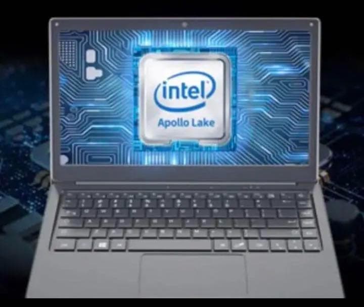 【超軽量スリムコンパクト★簡単にストレージ容量が増やせる♪❤】ノートパソコン