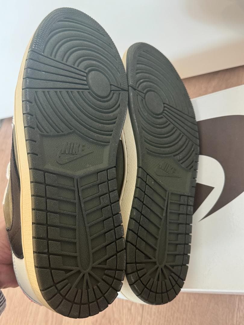 靴 Nike Travis Scott Jordan 1 Reverse Olive