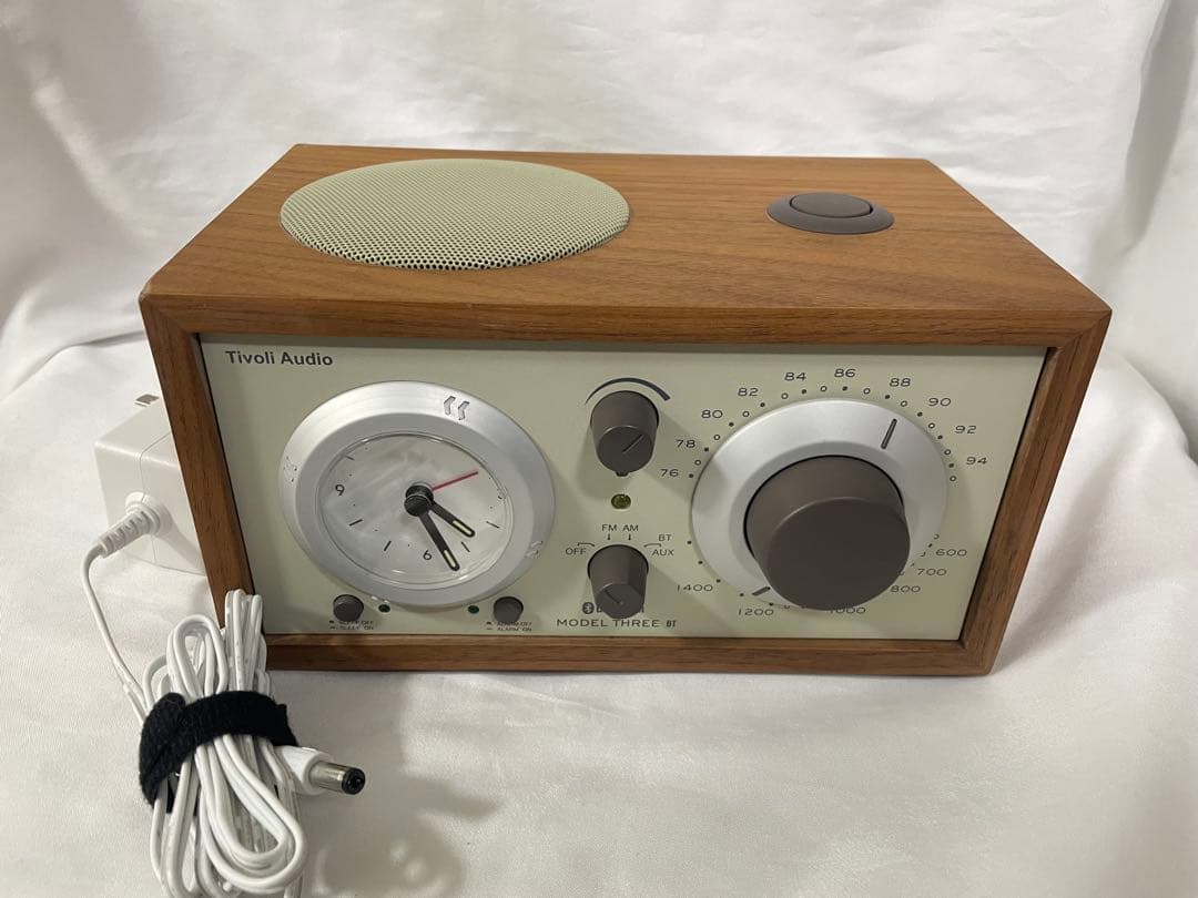 TIVOLI THREE BT チボリオーディオ　スピーカー ラジオ