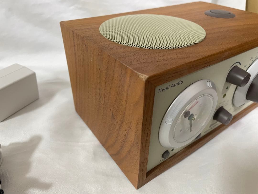 TIVOLI THREE BT チボリオーディオ　スピーカー ラジオ