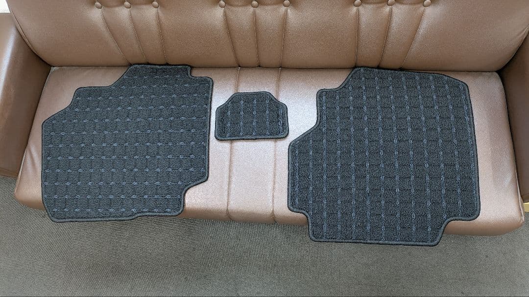 トヨタ シエンタ 純正フロアマット 黒