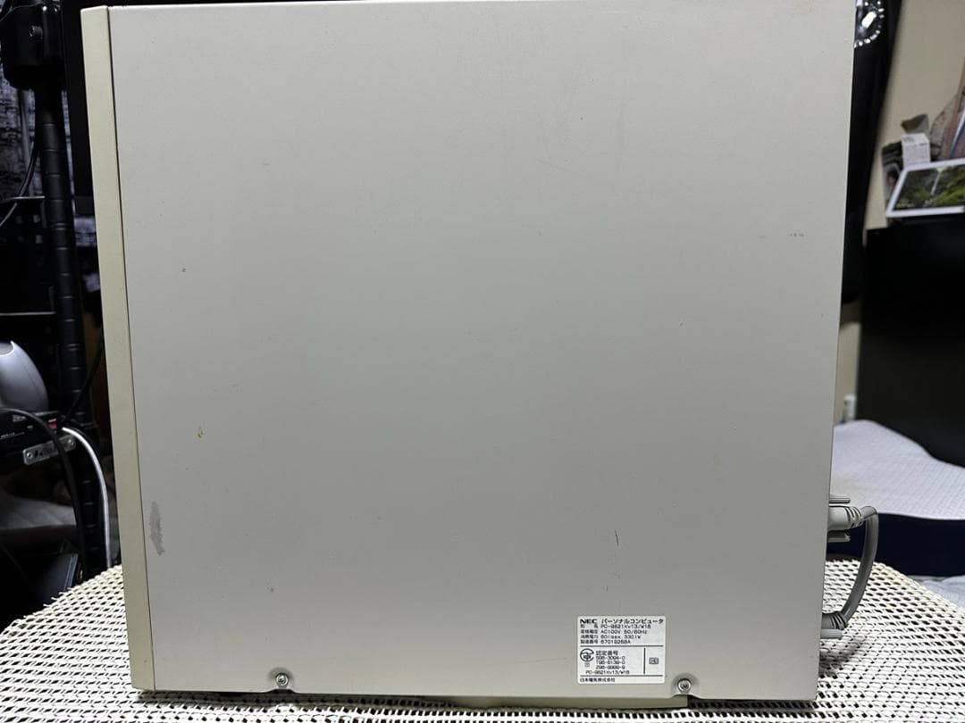 NEC PC-9821 Xv13/W16 動作品　外装傷あり　ジャンク扱い