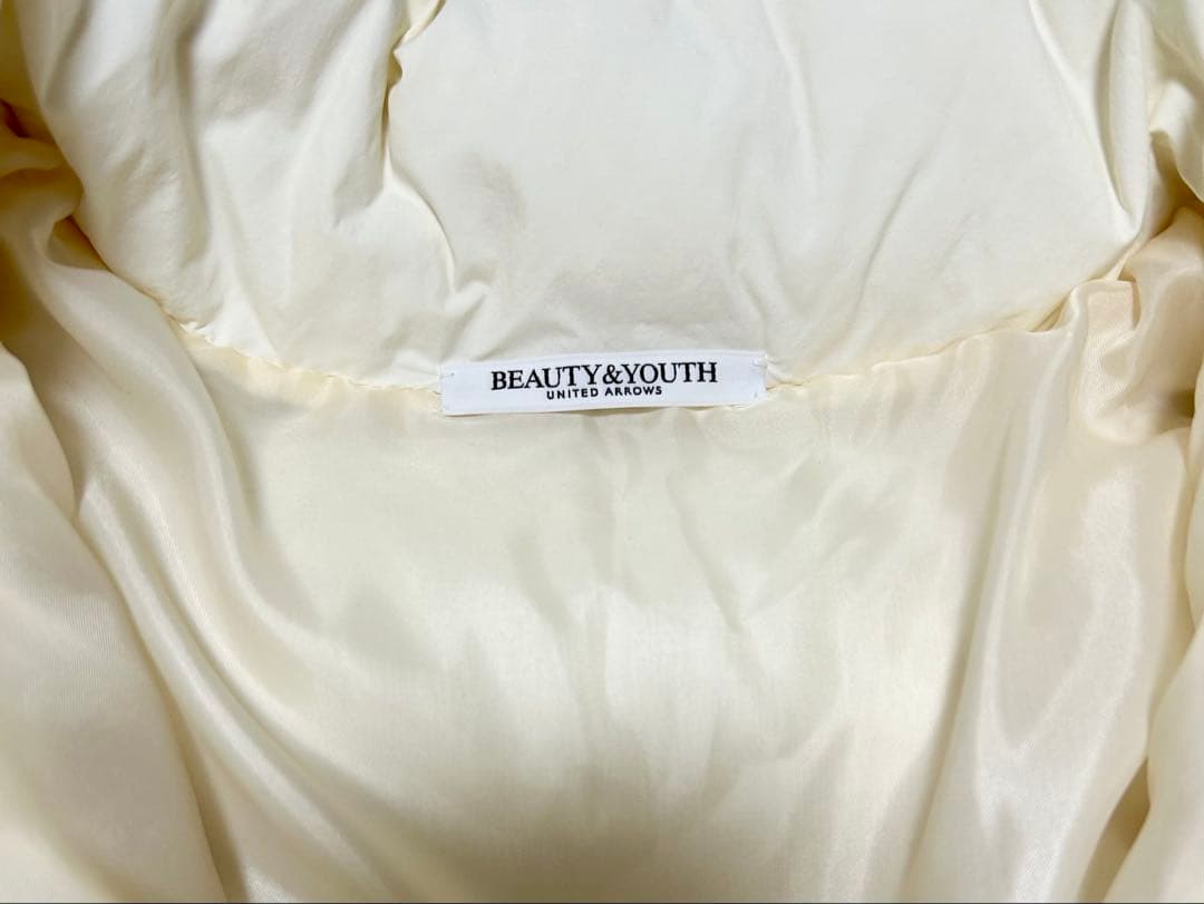 BEAUTY&YOUTH ホワイトショートダウンジャケット
