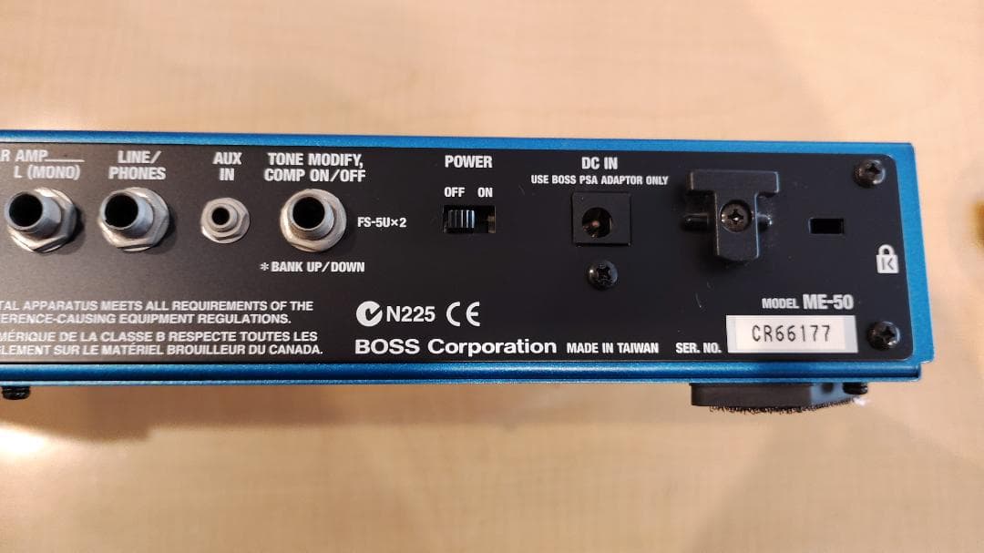 【箱・取説付】BOSS ME-50 マルチエフェクター