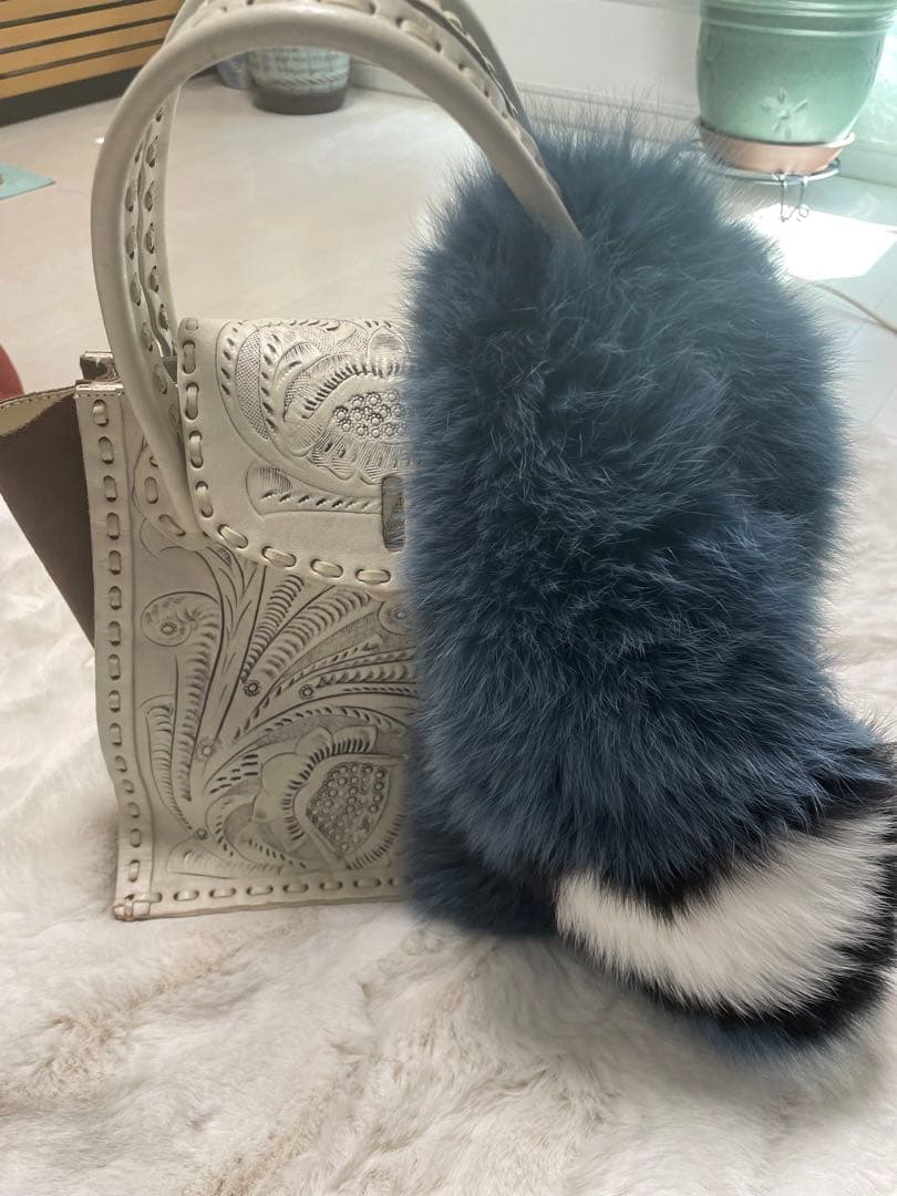 FENDI ファー ネックウォーマー ハートモチーフ