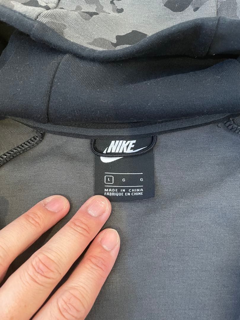 Nike テックフリース パーカー パンツ セットアップ　Ｌサイズ　ブラックカモ