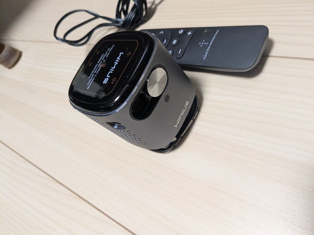WIMIUS コンパクトプロジェクター 本体 Q2