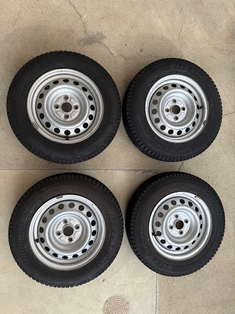 プロボックス・サクシードバン純正ホイールスタッドレスタイヤセット