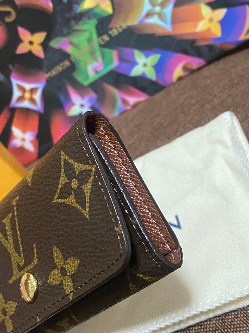 ルイヴィトン　モノグラム　キーケース　4