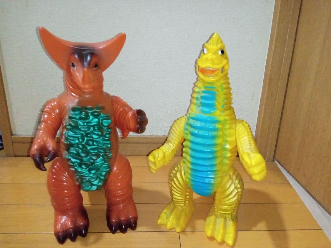 ジャイアントレッドキング、ゴモラ　セット　ブルマァク　再販　ソフビ