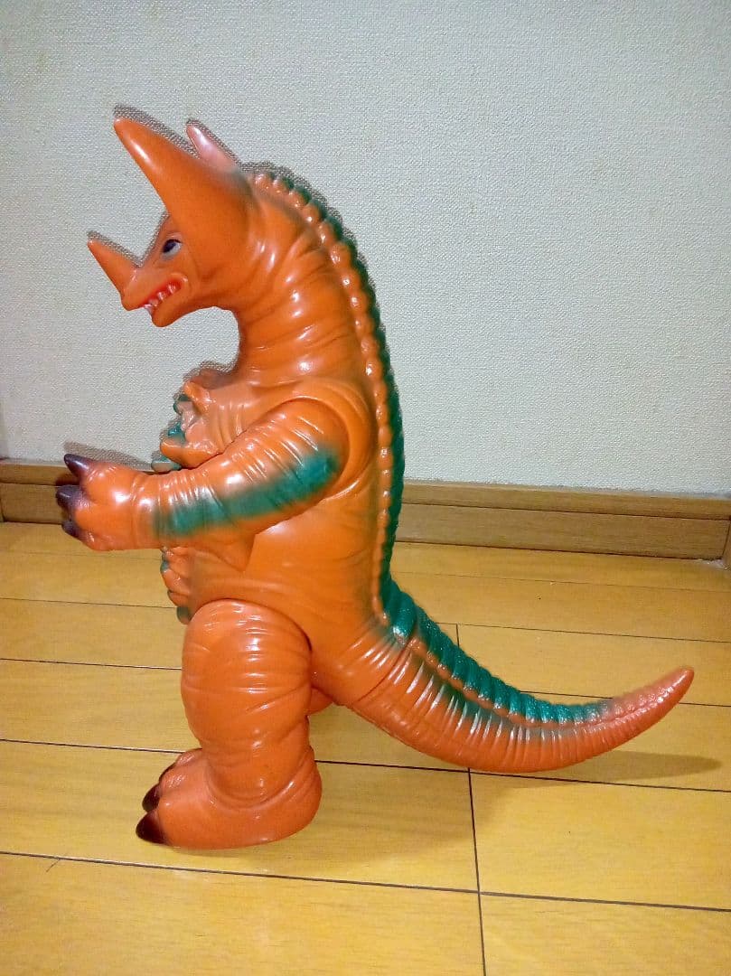 ジャイアントレッドキング、ゴモラ　セット　ブルマァク　再販　ソフビ