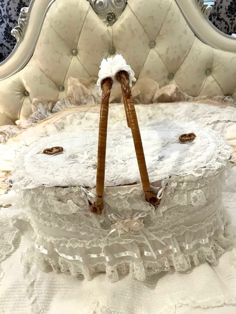 【新品未使用】さえらヒスクローネかごホワイトレースバスケット