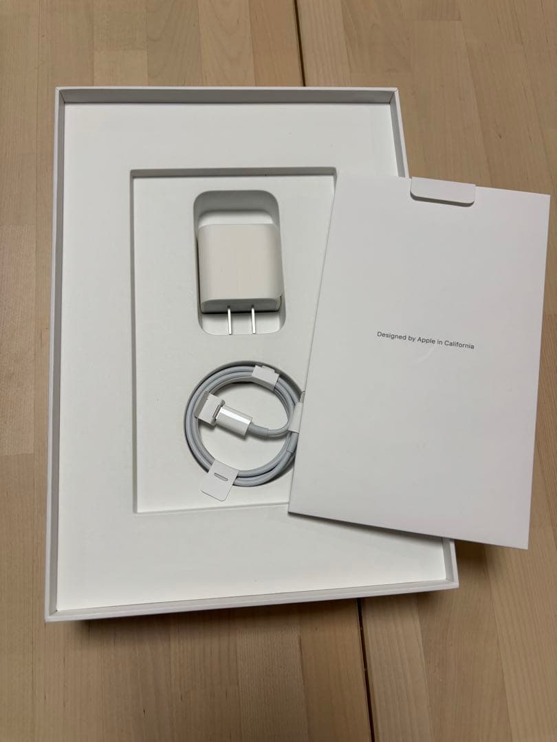 【新品未使用】iPad (第8世代) Wi-Fi+Cellularモデル32GB