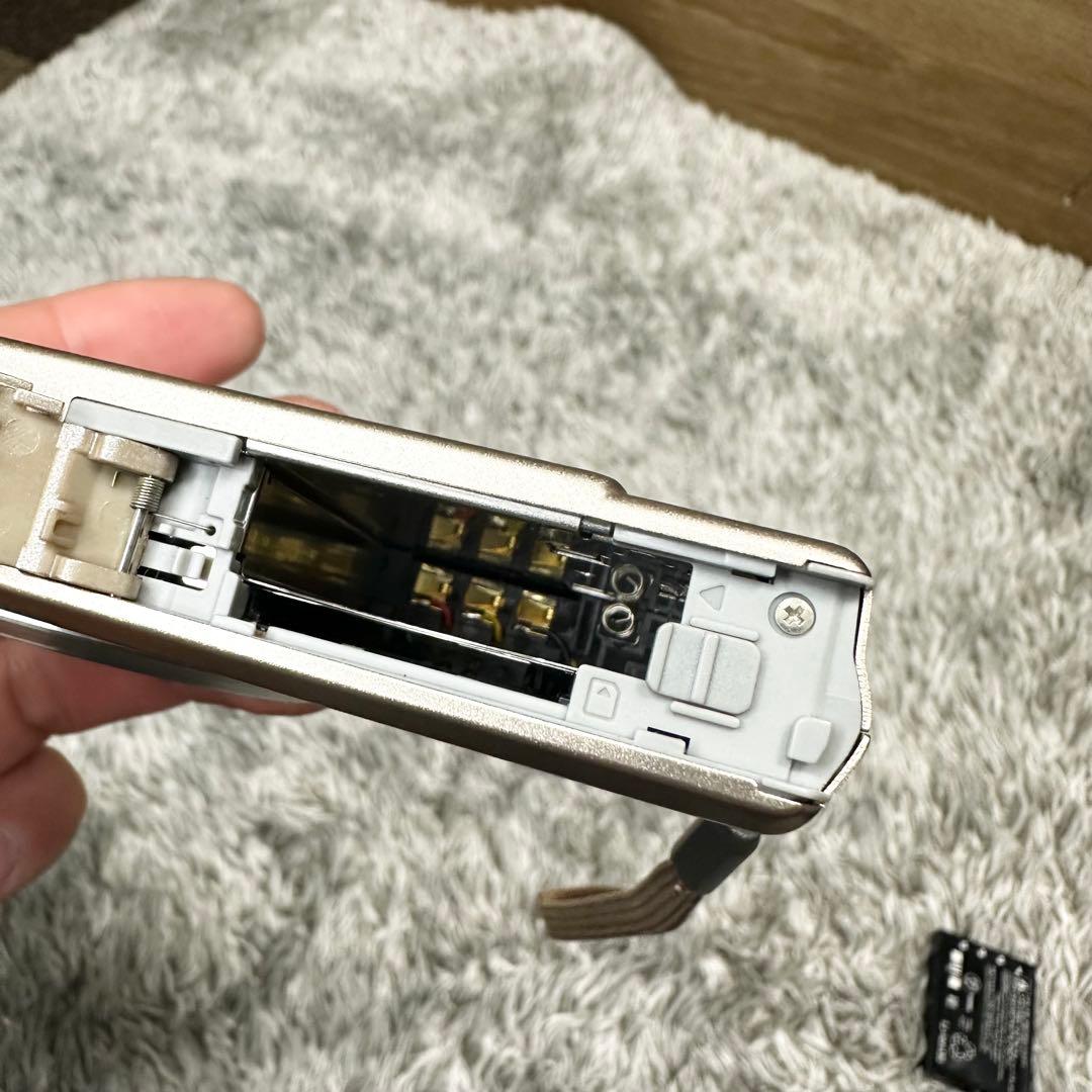 【美品】CASIO カメラ　EX-Z250 ゴールド　デジタルカメラ