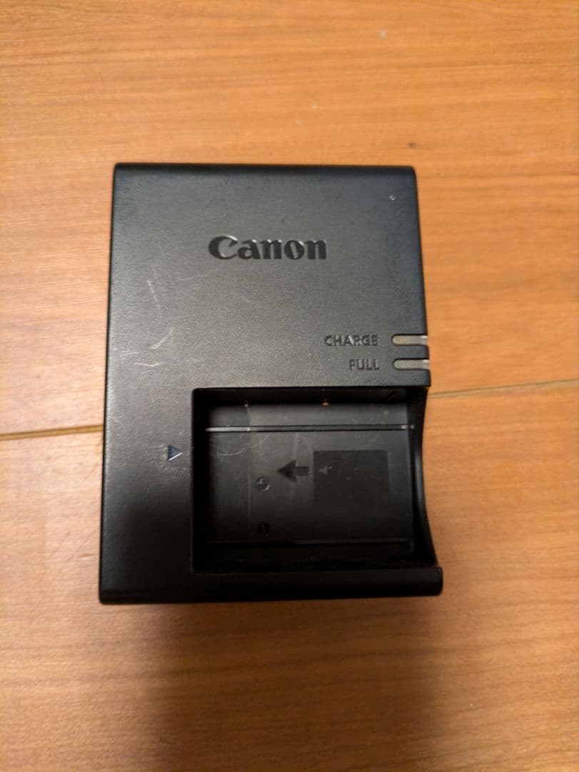 ジャンク Canon EOS Kiss X8i デジタル一眼レフ