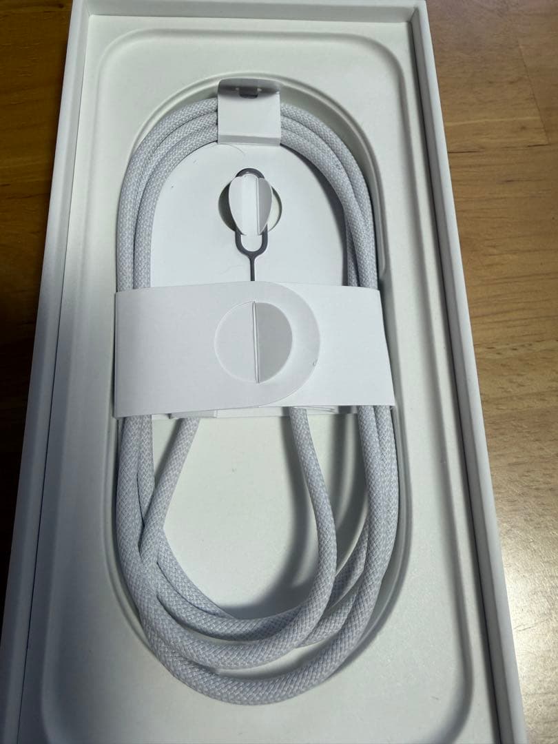 Apple iPhone 16 Pro 256GB ホワイトチタニウム