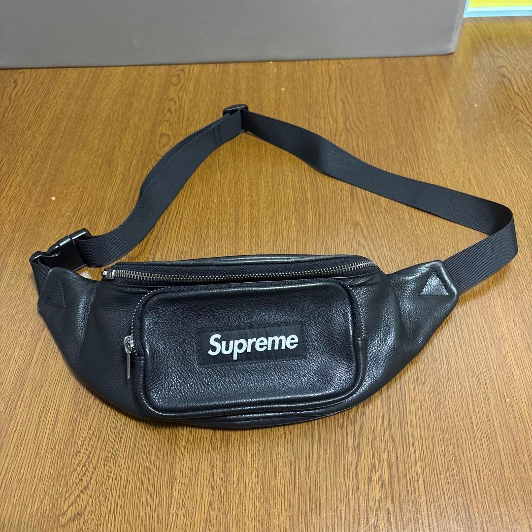 Supreme ブラック レザー ボディバッグ