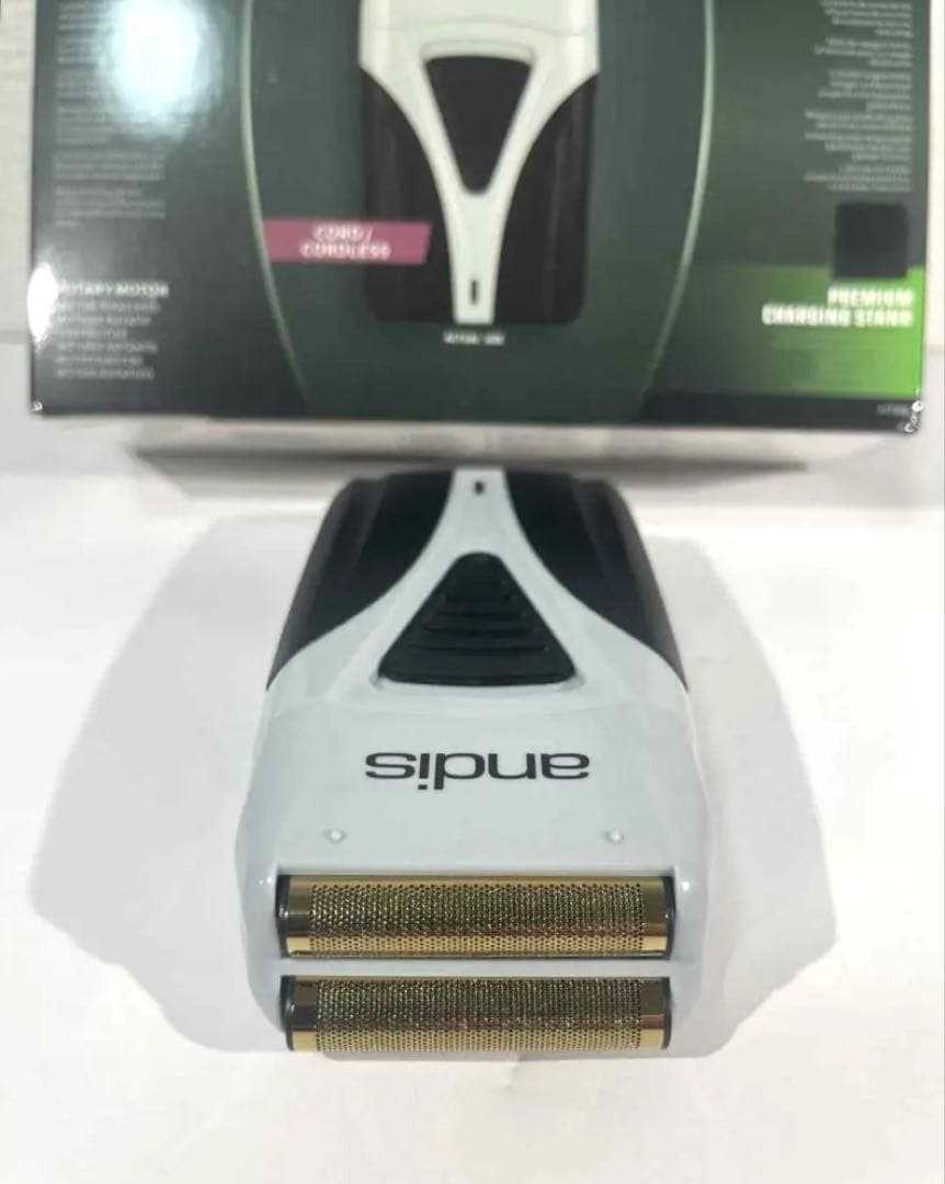 Andis PROFOIL LITHIUM PLUS メンズシェーバー