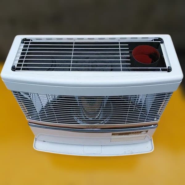 トヨトミ 半密閉式石油ストーブ・煙突式ストーブ 木造：17畳　コンクリート27畳