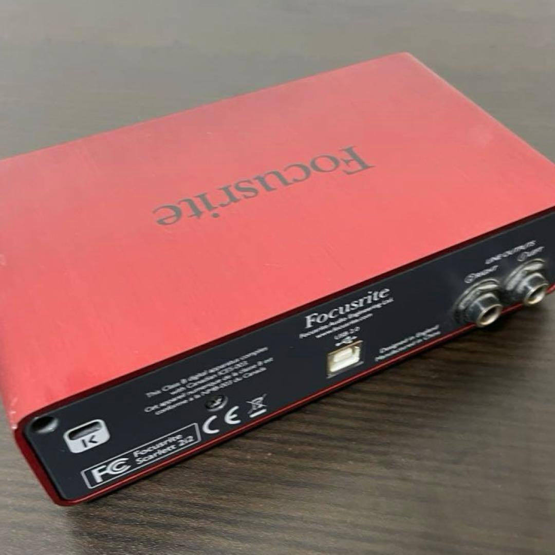 Focusrite Scarlett 2i2 USBオーディオインターフェース