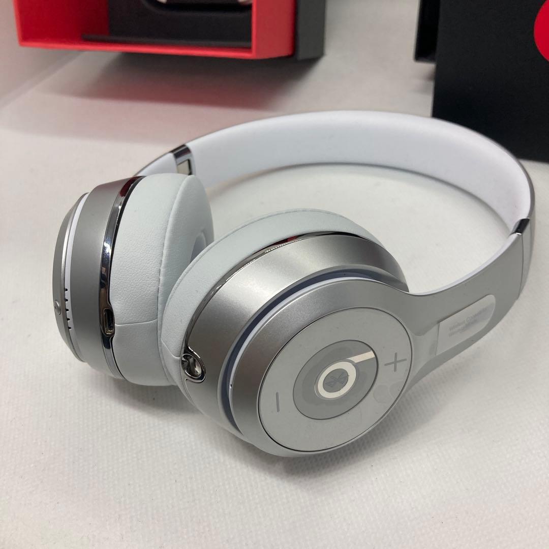 18)未使用Beats solo 3 wireless シルバー
