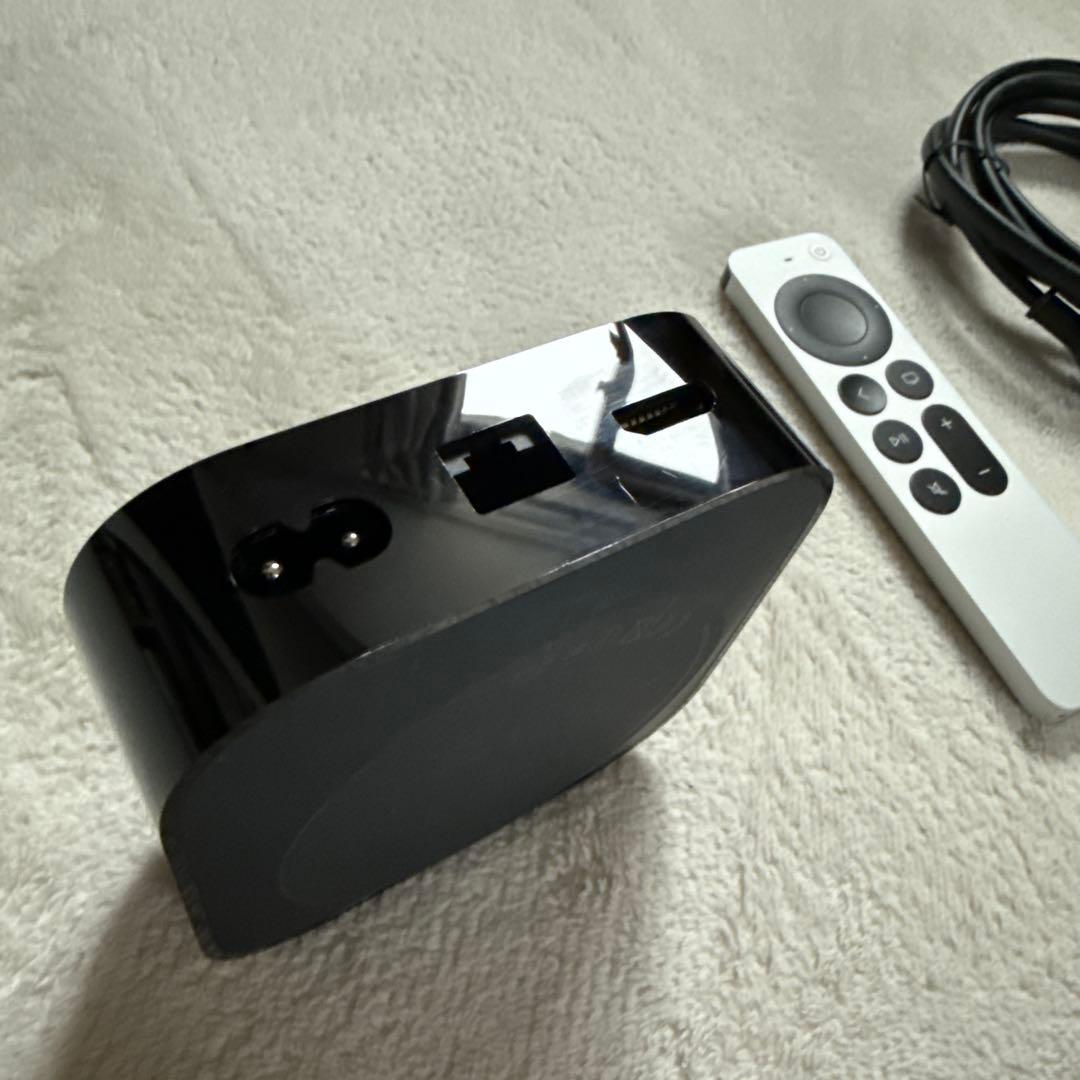 Apple TV 4K 3rd 本体とリモコン