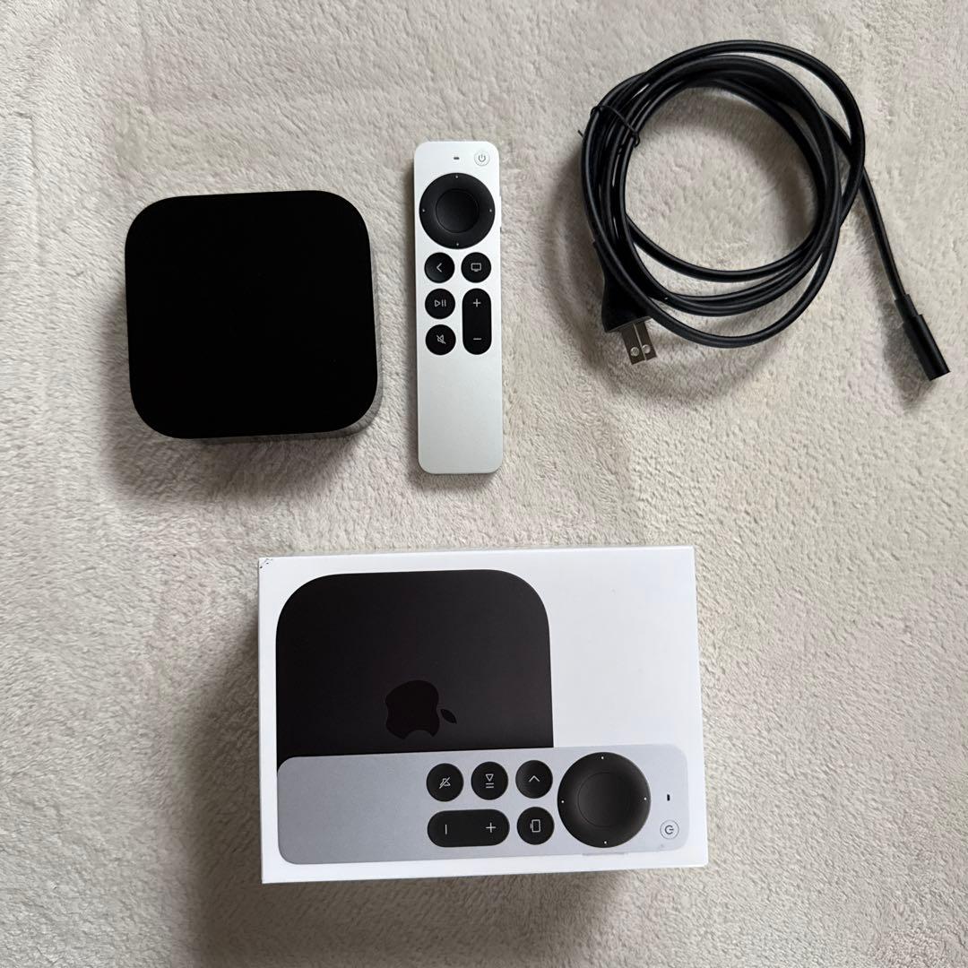 Apple TV 4K 3rd 本体とリモコン