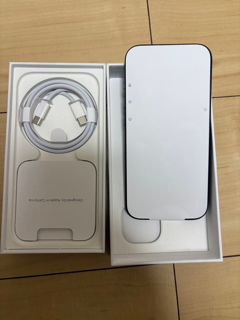 新品未使用　iPhone15 128GB