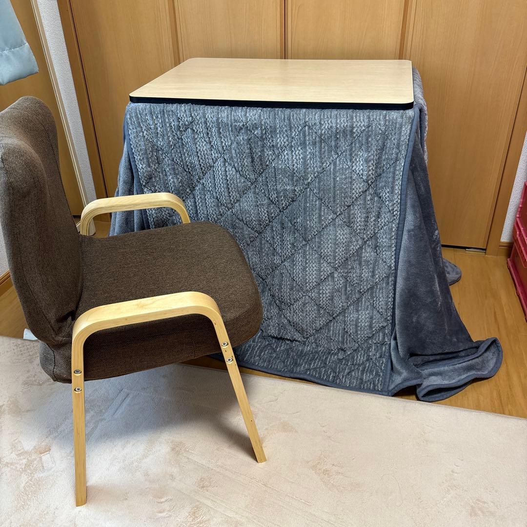 木製テーブルと椅子 こたつ布団セット