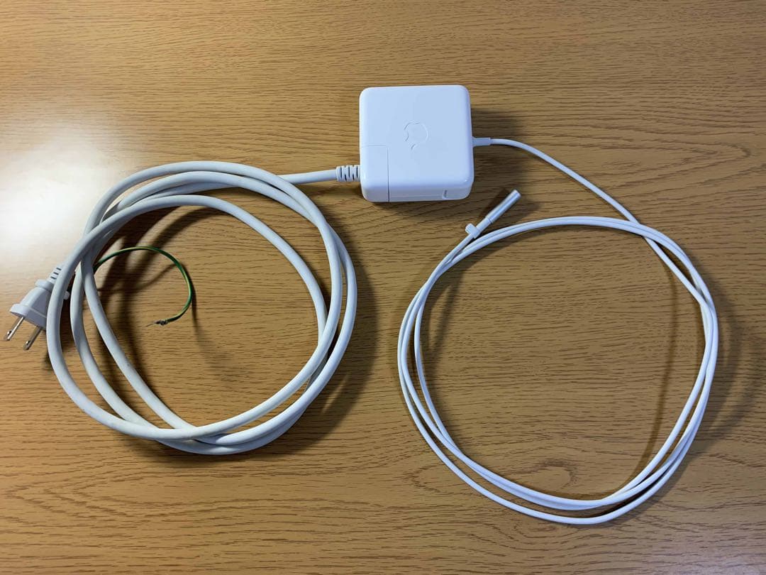 【美品】MacBookAir 13inch 2011　Office 2008付き