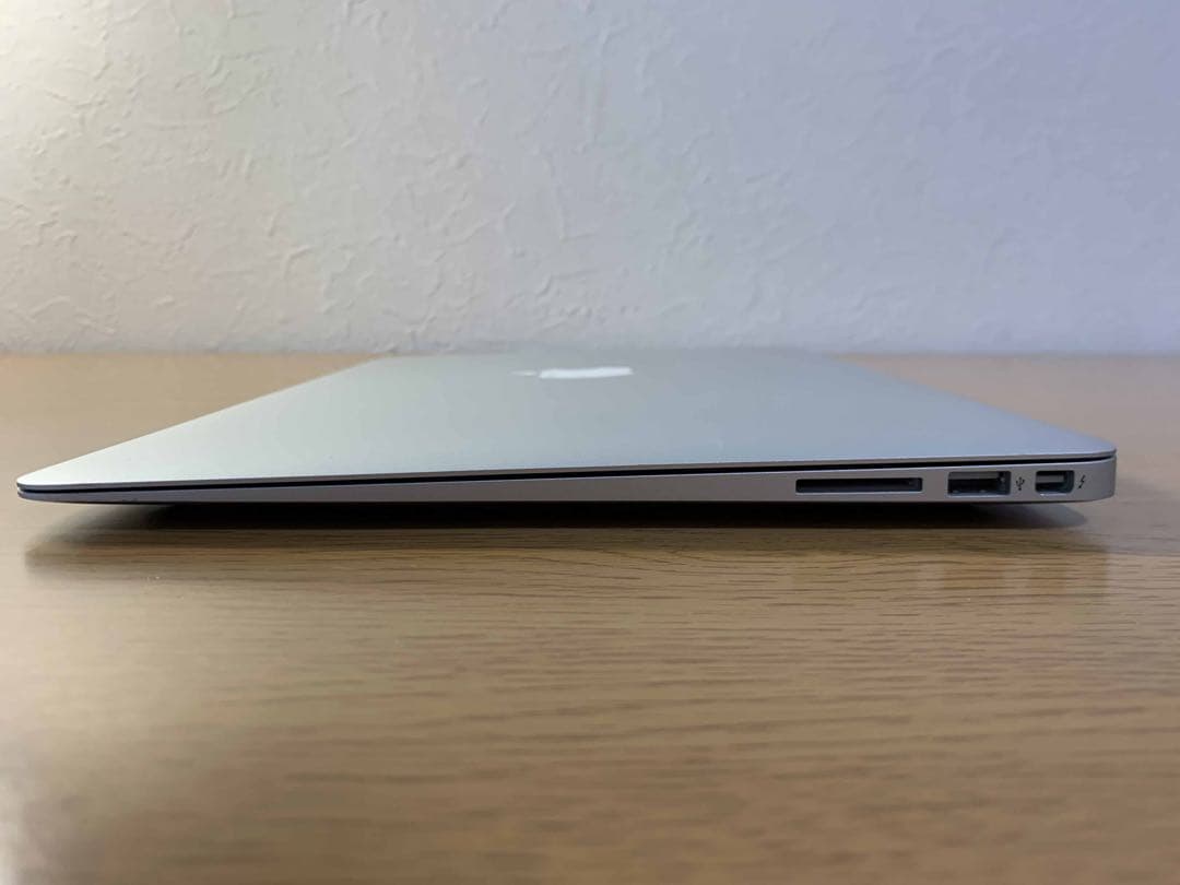 【美品】MacBookAir 13inch 2011　Office 2008付き