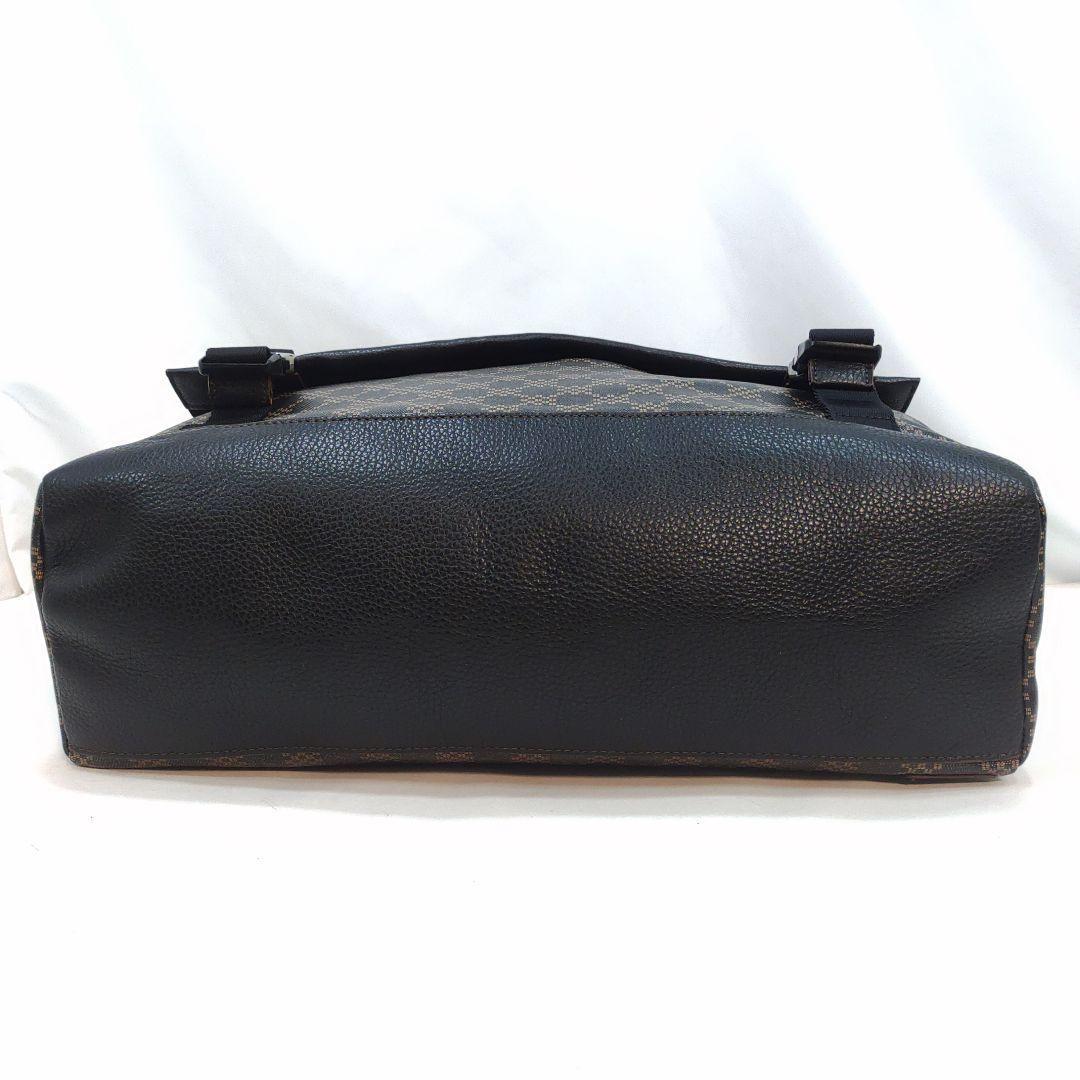 【極美品】フルラ メッセンジャーバッグ 2way レザー×PVC 総柄 黒