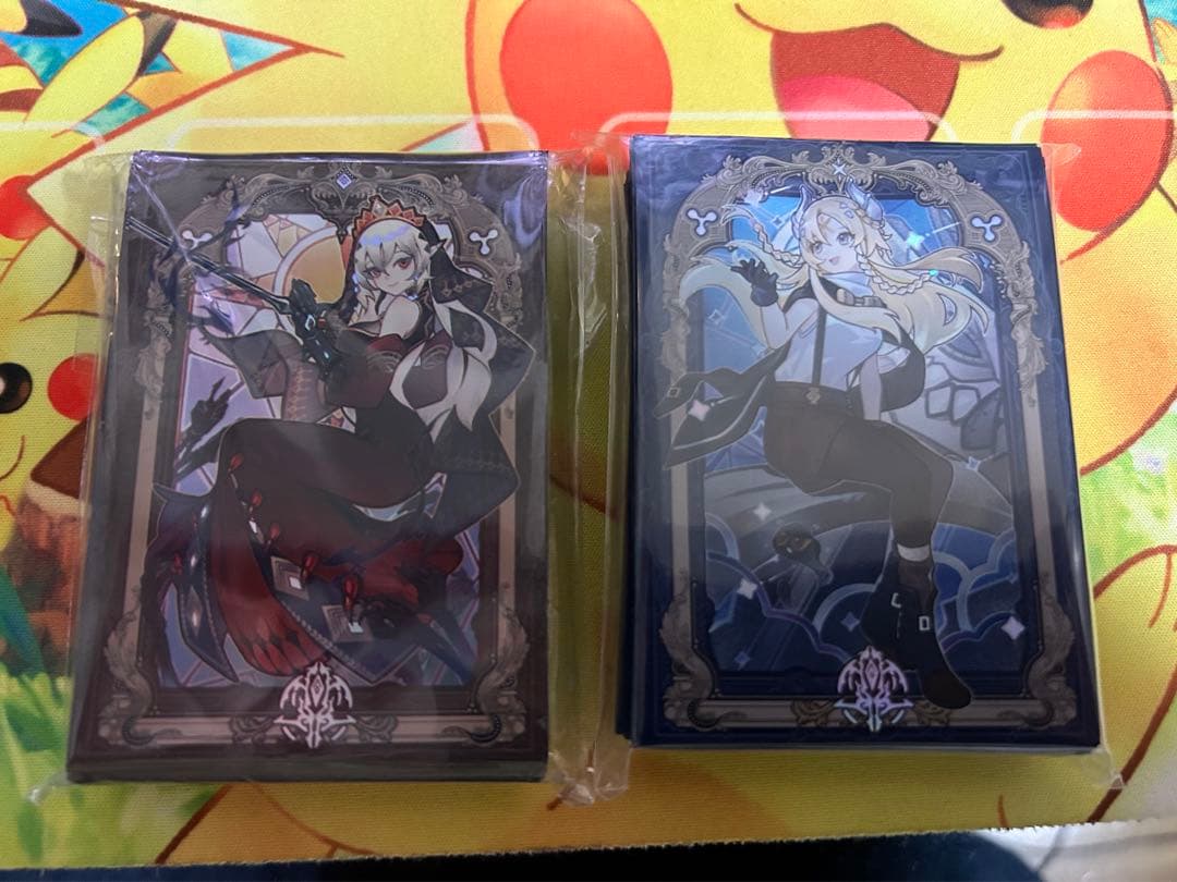 【匿名配送】白の聖女 エレクシア、赫の聖女 カルテシア 60枚入スリーブ