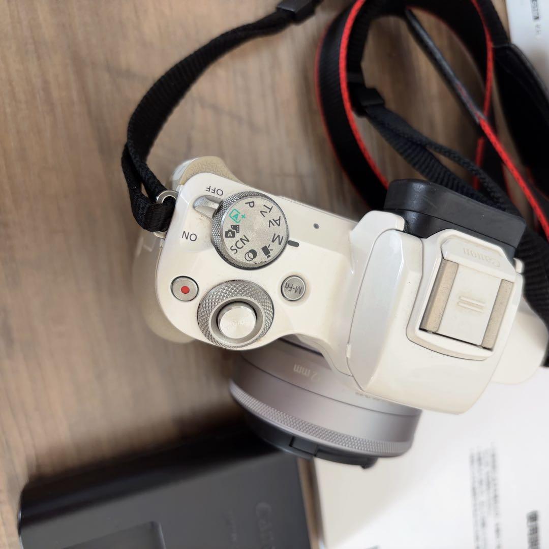 Canon kiss M ダブルレンズキット 箱あり