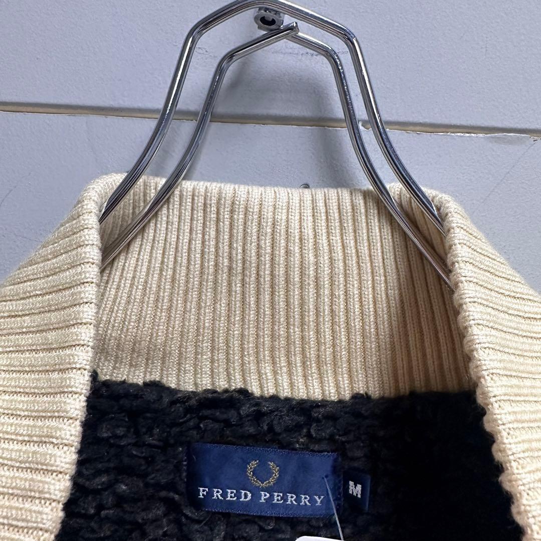 FRED PERRY 刺繍ロゴ　裏ボア　トラックジャケット
