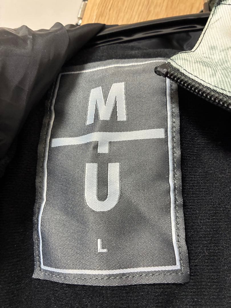 スノーボード用ジャケットとパンツセット (L)MTU