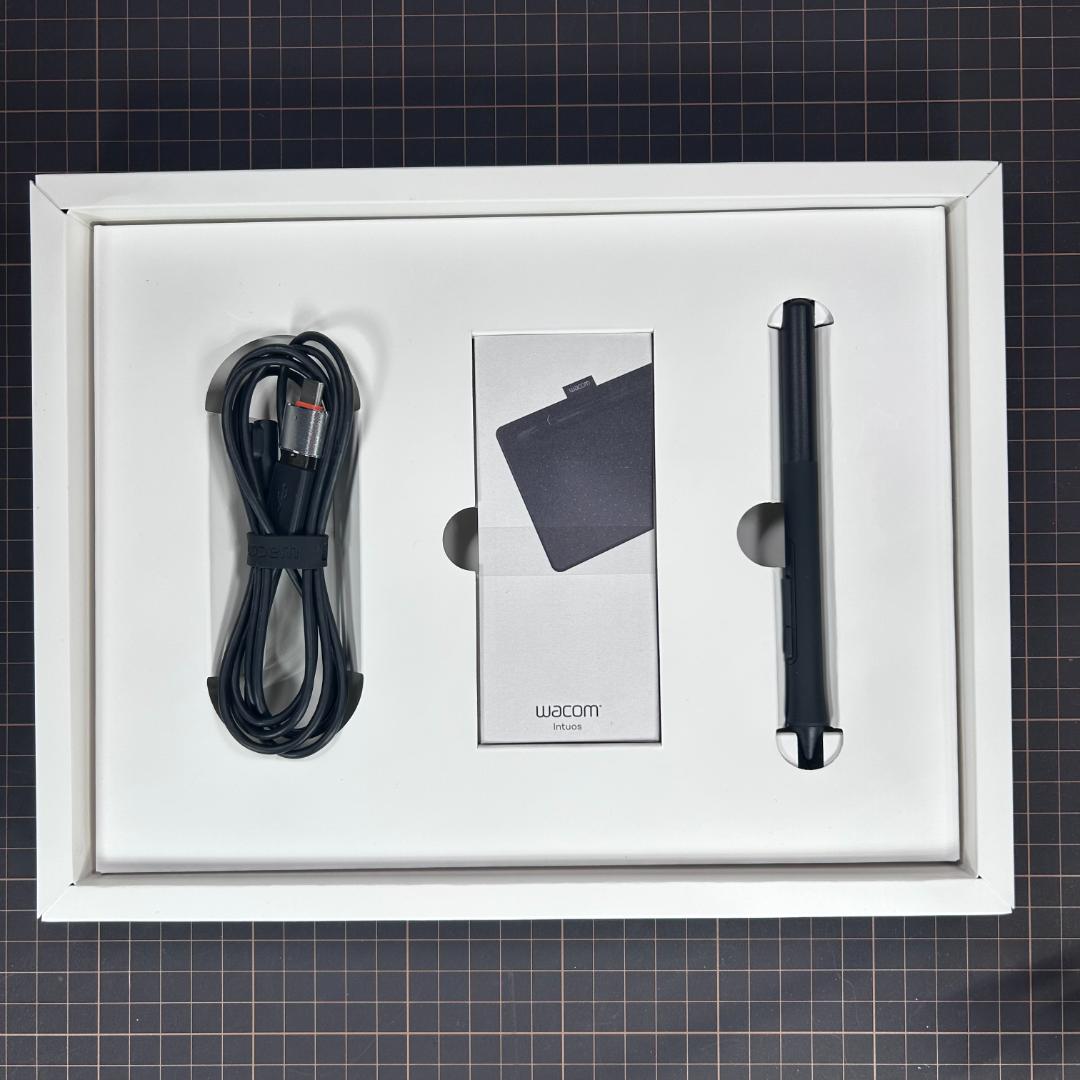 【ほぼ新品】Wacom Intuos ペンタブレット [TCTL6100WL]