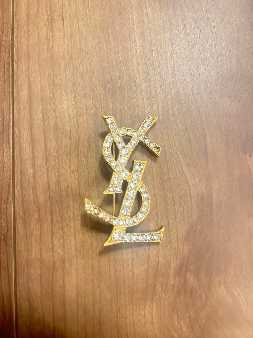 Yves Saint Laurentクリスタルブローチ