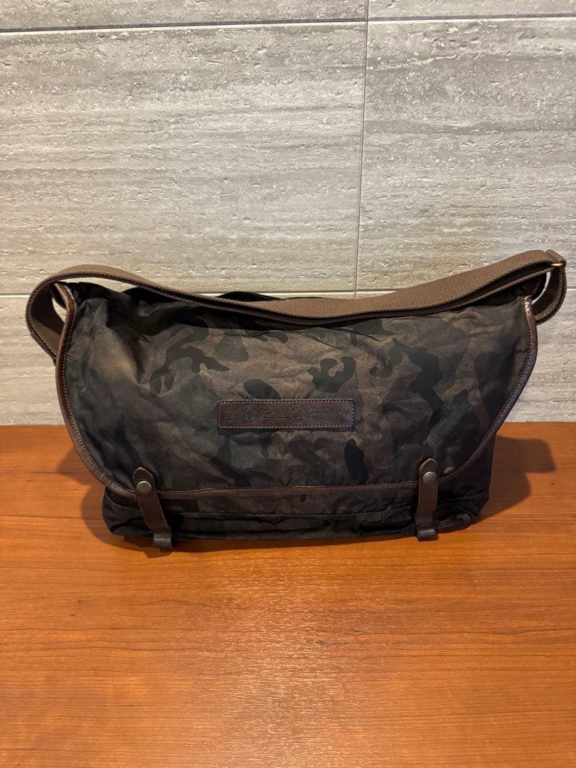 フェリージ ビームス別注 カモフラ メッセンジャーバッグ