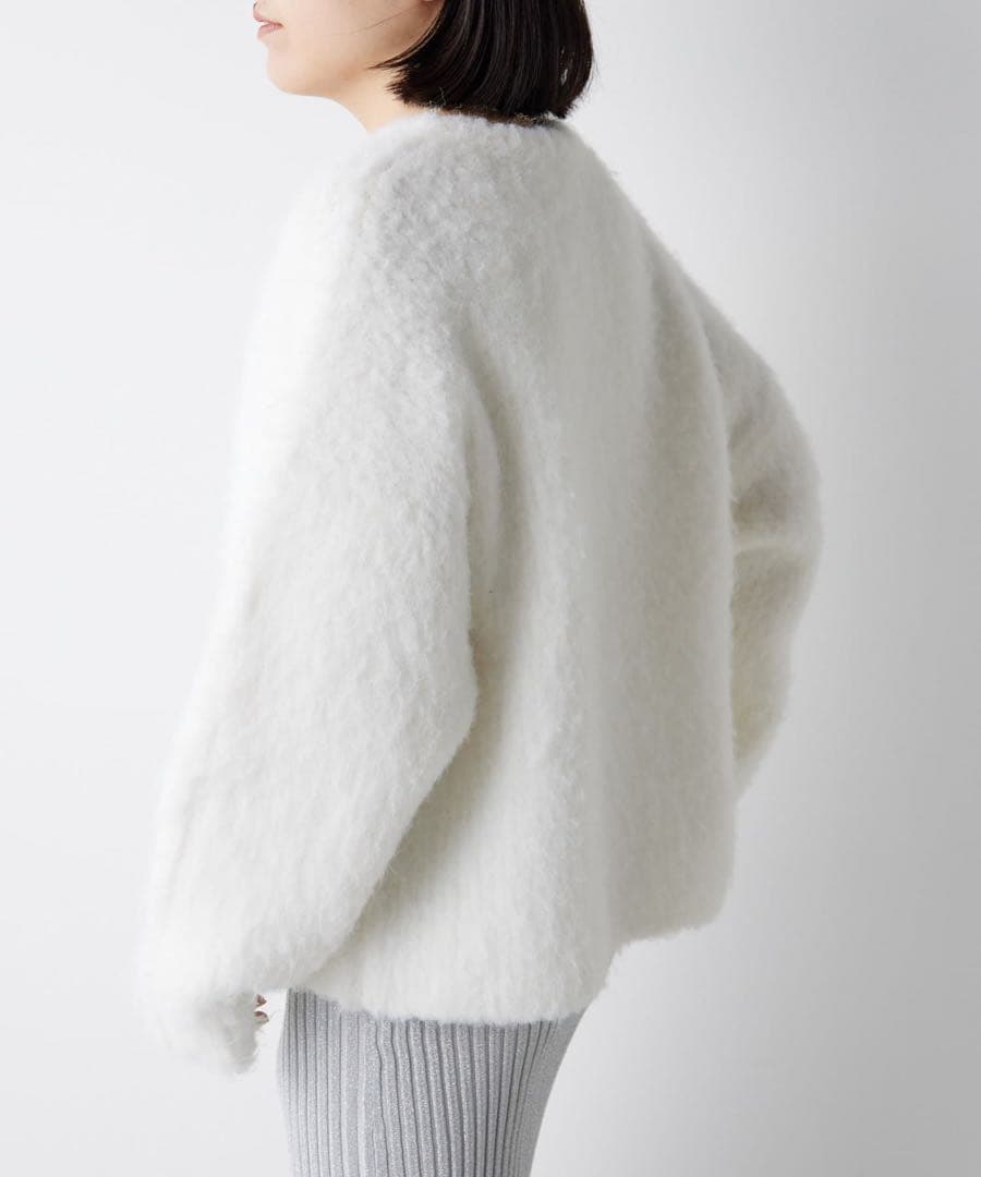 ウィムガゼット ニットVプルオーバー ホワイト 白 もこもこ 深め Vネック