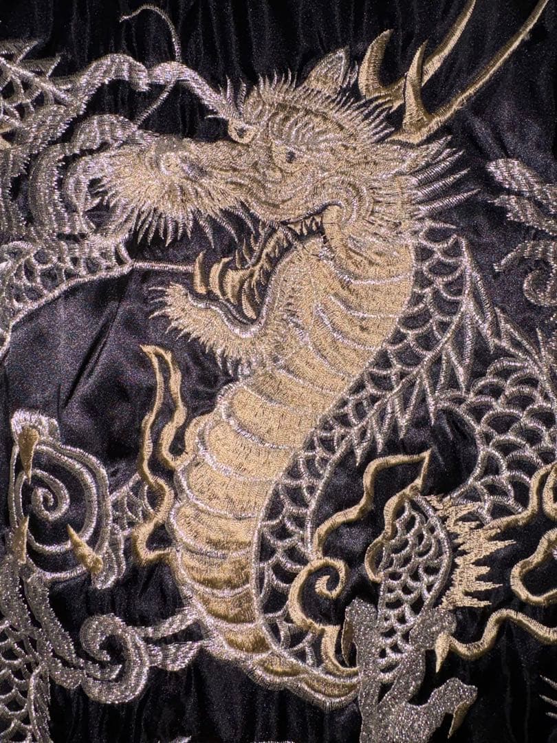 ドラゴン　龍　刺繍　スカジャン　黒