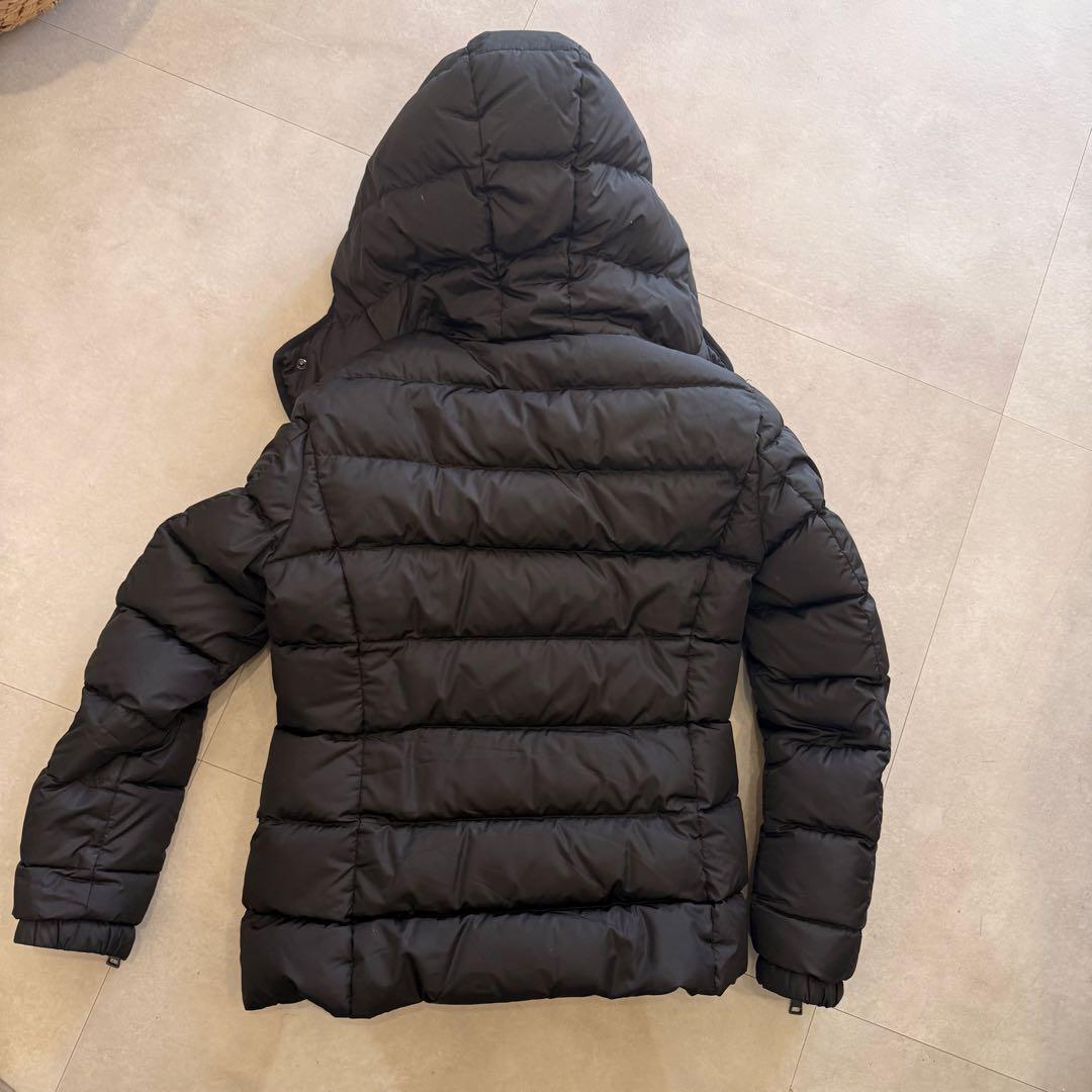 MONCLER 黒 フード付きダウンジャケット