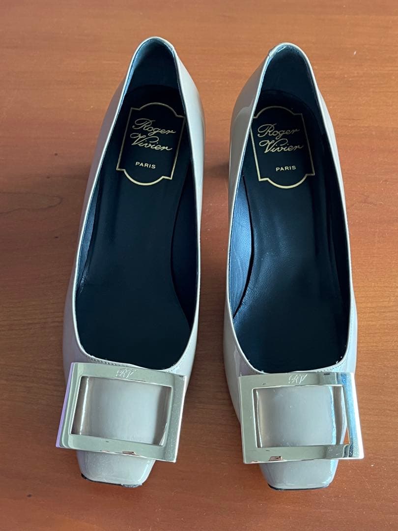 Roger Vivier ベージュ パンプス