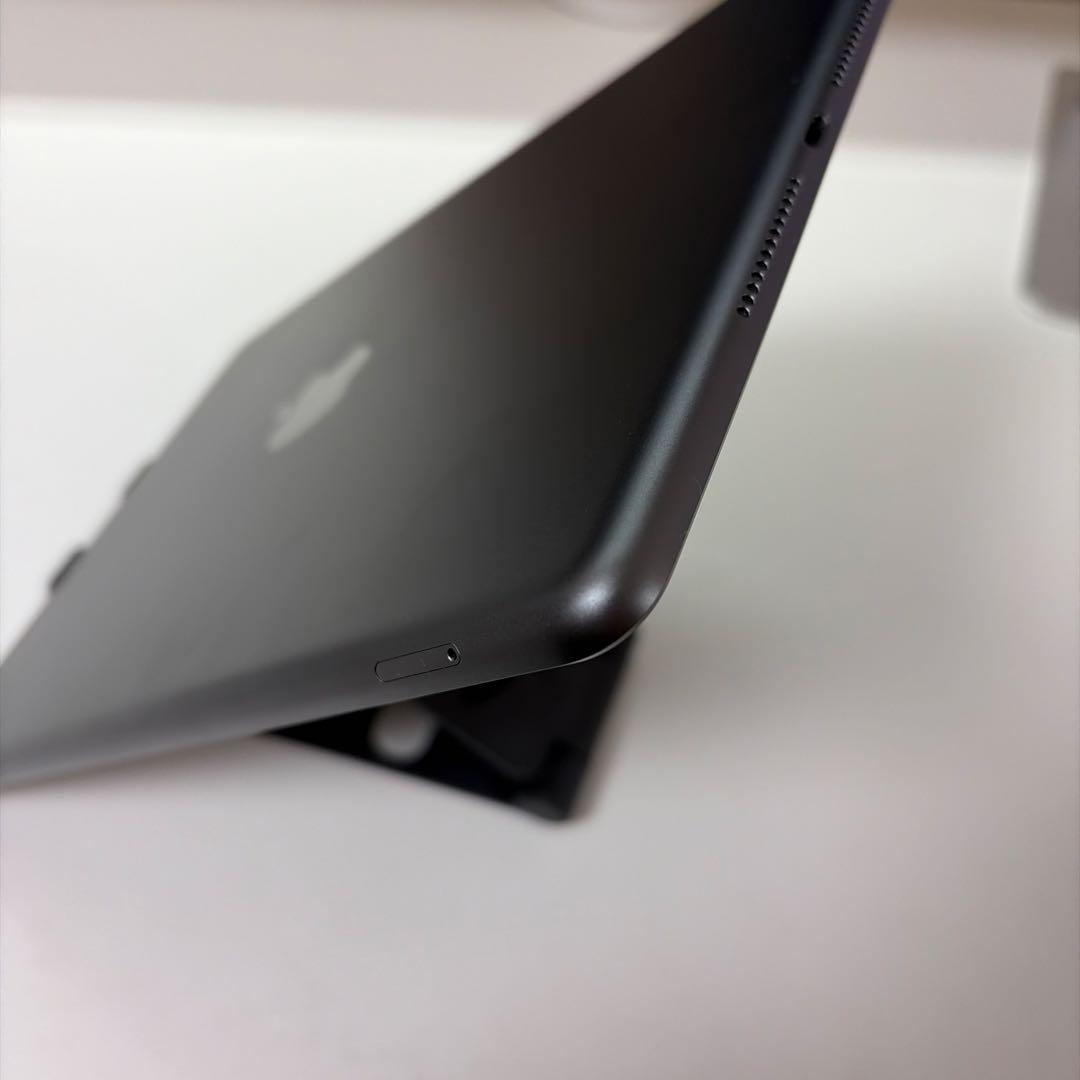 iPad 第9世代 64GB セルラーモデル