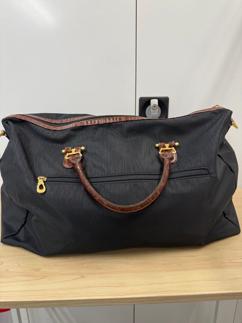 BALENCIAGAボストンバック