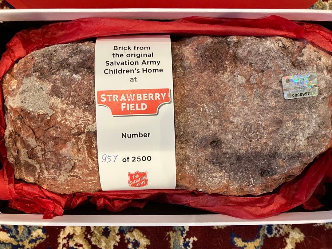 [希少品]ストロベリーフィールズ　レンガ ビートルズ ジョンレノン限定 証明書付