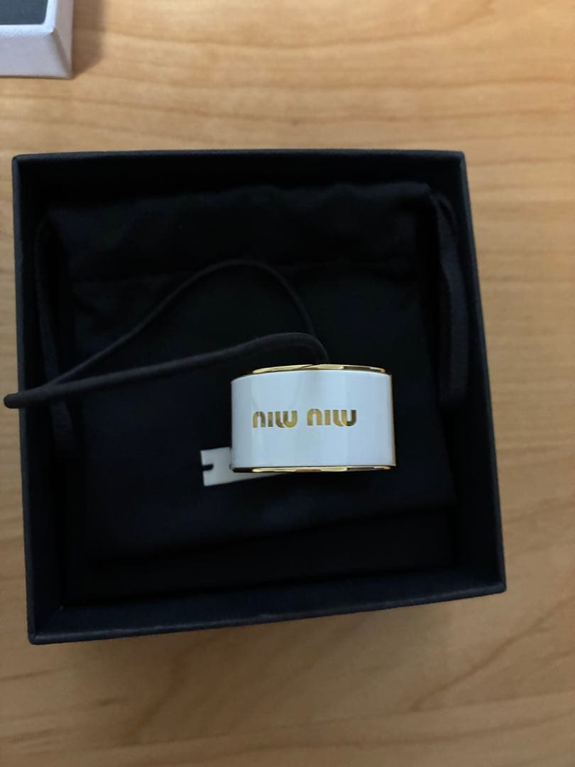 miu miu ヘアゴム