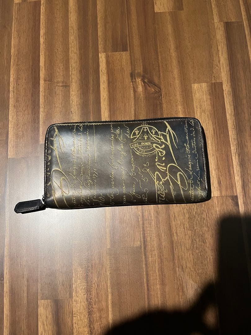 Berluti イタウバ　ブルー & ゴールドデンパティーヌ　長財布