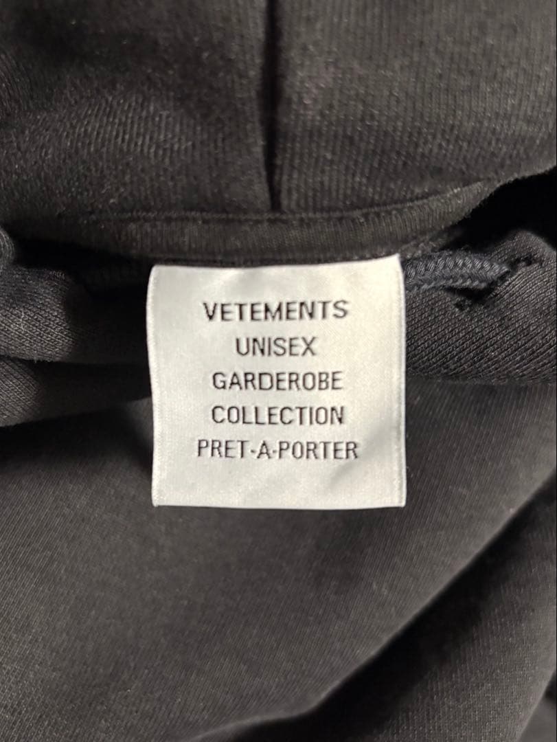VETEMENTS ヴェトモン フラッグ ロゴ パーカー