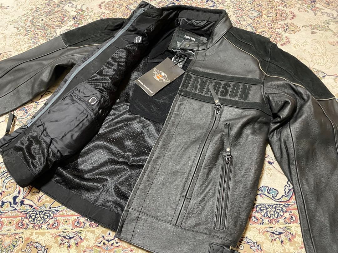 新品未使用HARLEY-DAVIDSON ブラックレザーロゴジャケット在庫限り。
